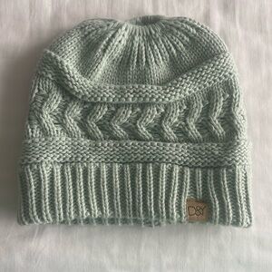 Beanie with Ponytail Opening